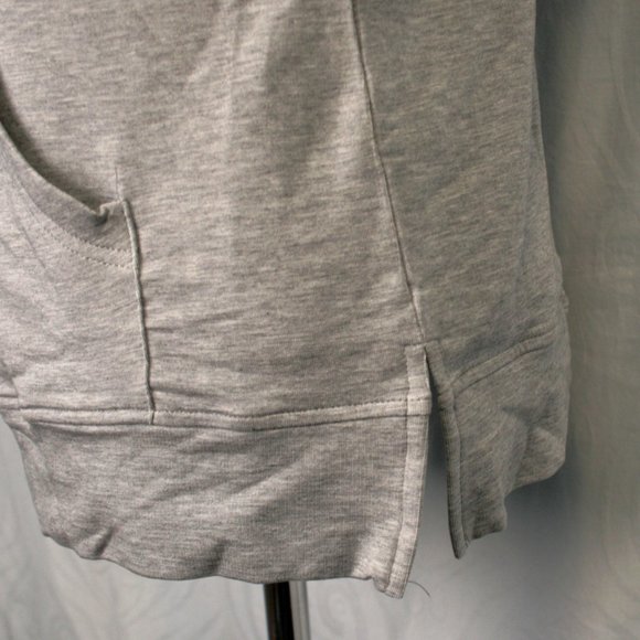 Light Grey t-shirt with Hoodie Pocket - Picture 3 of 4